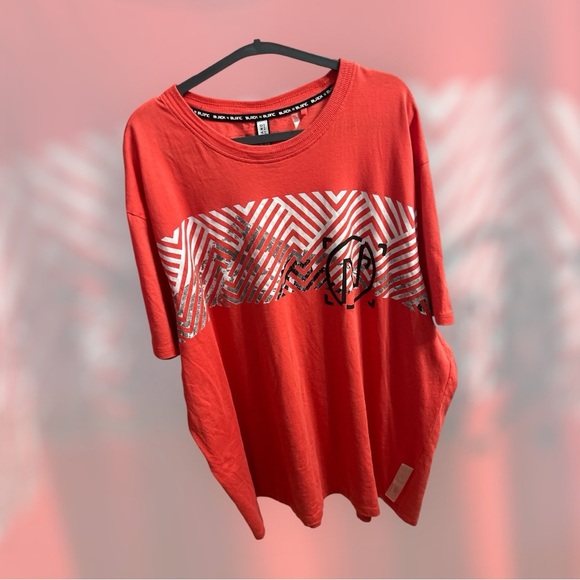 Bold Graphic Tee, Size 3X - Stand Out Style! - Picture 1 of 11